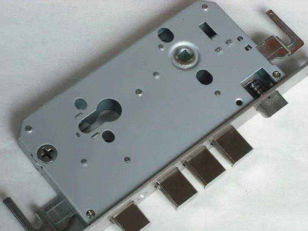 铁锋24小时上门开锁公司